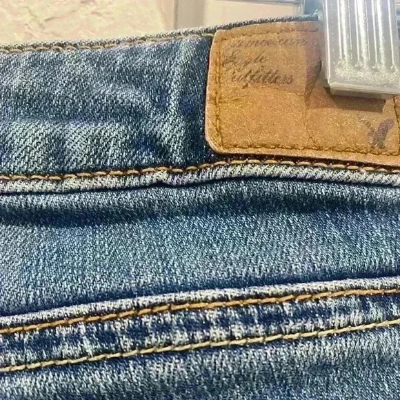 American eagle distressed shorts Womens Sz 4 | EUC - Picture 4 of 5